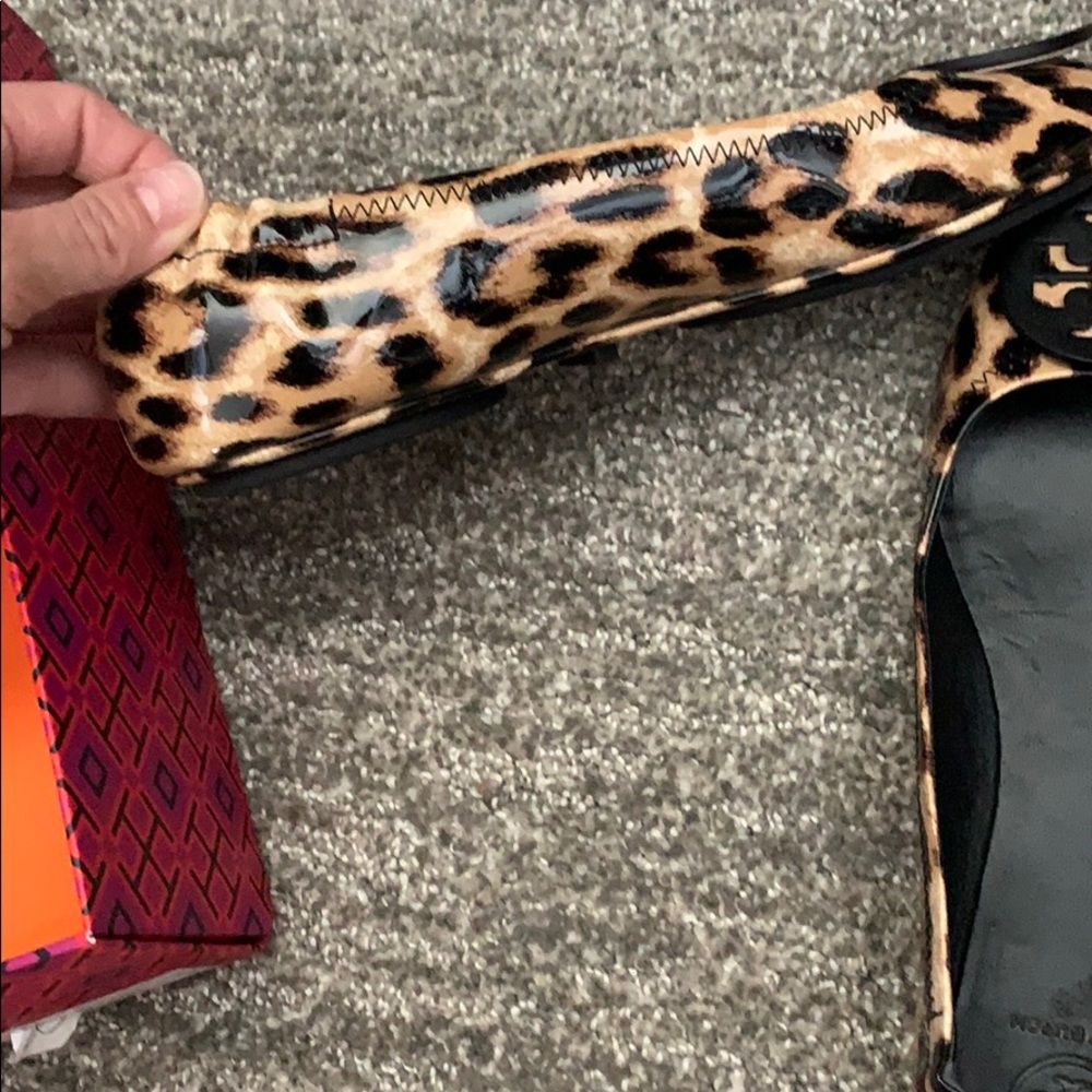 Like new Tory Burch mini travel ballet flats - Picture 2 of 3